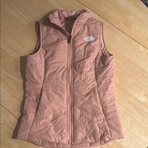 Girls North Face Vest. Size M